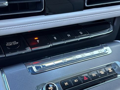 New 2026 Lincoln Aviator AWD w/ Jet Appearance Package image 19