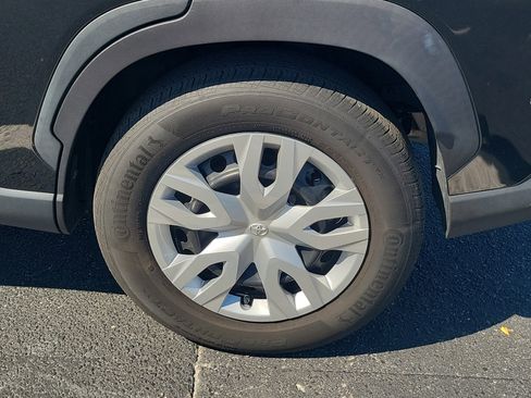 Certified 2023 Toyota Corolla Cross L image 11