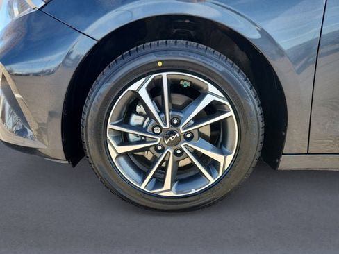 Used 2024 Kia Forte LXS image 14