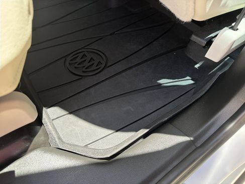 Used 2022 Buick Enclave Avenir FWD image 11