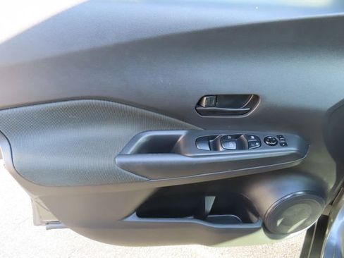 Used 2020 Nissan Kicks S image 26