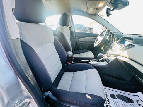 Used 2014 Chevrolet Cruze LS image 28