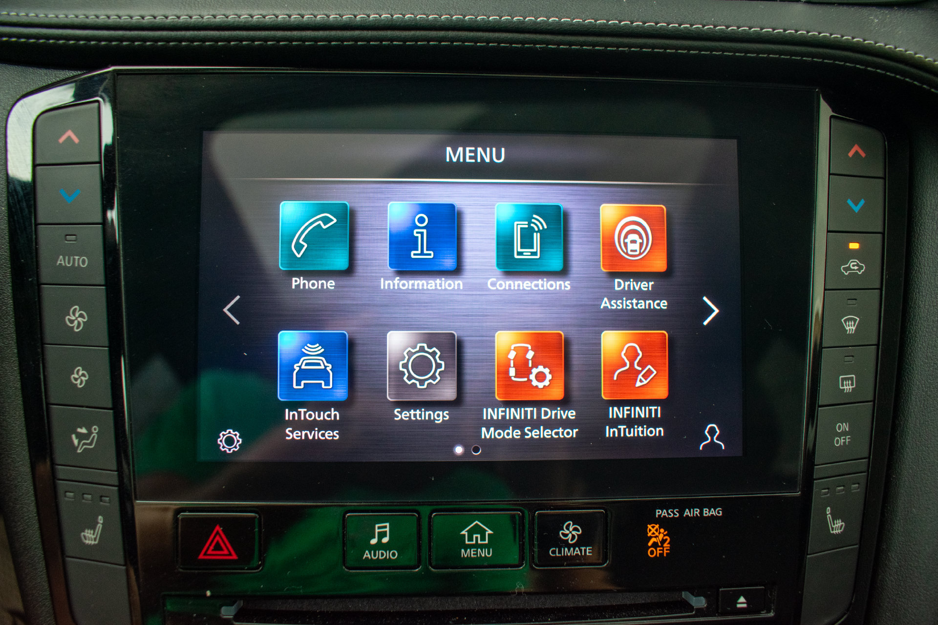Used 2023 INFINITI QX50 Luxe FWD image 32