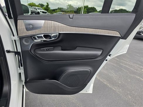 Used 2023 Volvo XC90 T8 Ultimate image 31