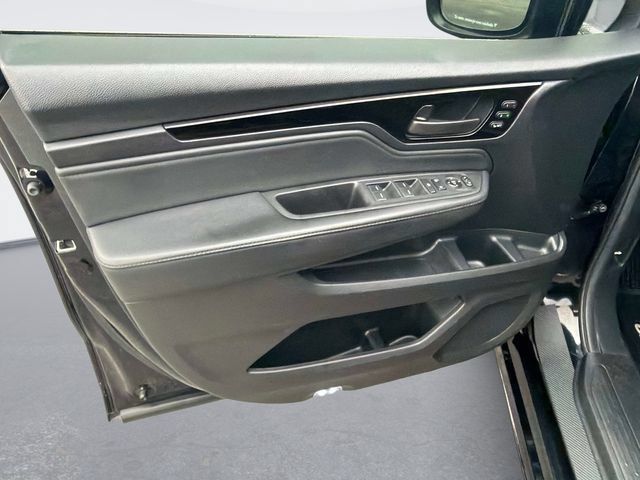 Used 2025 Honda Odyssey Touring image 16