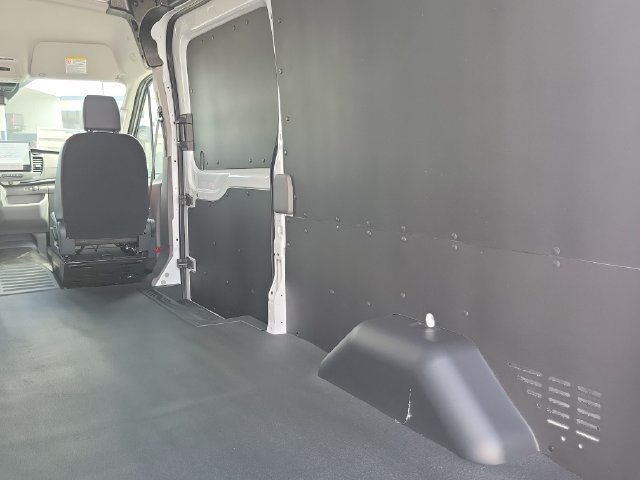New 2026 Ford Transit 250 148 Medium Roof w/ Load Area Protection Package RWD image 10