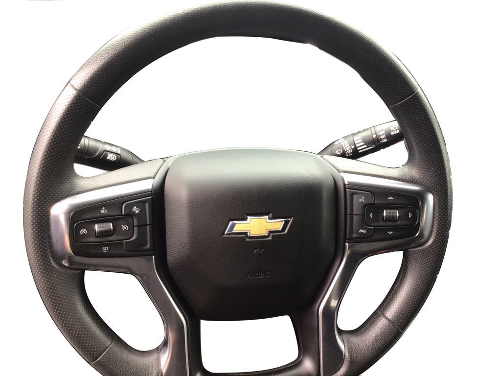 Used 2025 Chevrolet Blazer LT AWD/4WD image 17