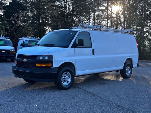 Used 2025 Chevrolet Express 2500 Extended w/ Communications Package image 5