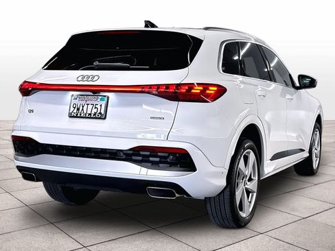 Used 2025 Audi Q5 Premium Plus w/ Premium Plus AWD/4WD image 14