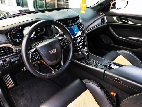 Used 2018 Cadillac CTS V w/ Luxury Package RWD image 12