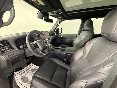 Used 2026 Lexus GX 550 w/ Accessory Package (2T) AWD/4WD image 16