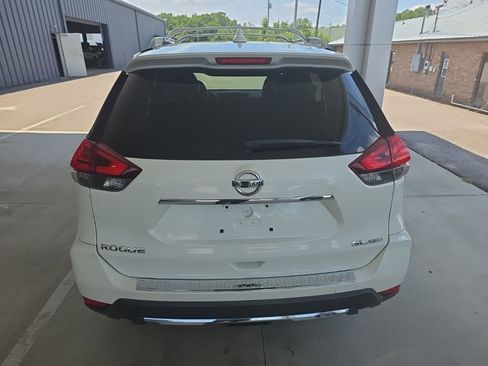Used 2017 Nissan Rogue SL w/ SL Premium Package AWD/4WD image 4