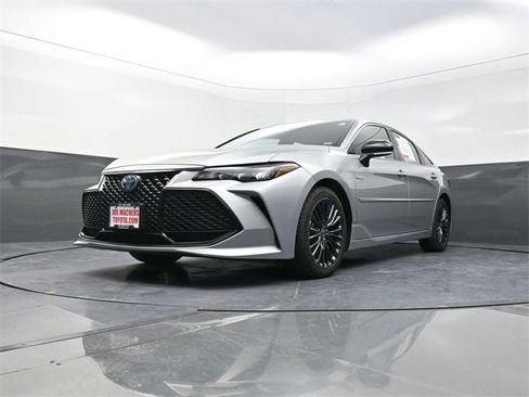 Used 2021 Toyota Avalon XSE image 29