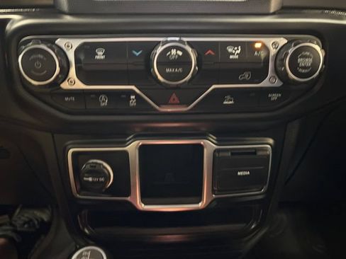 Used 2023 Jeep Wrangler Unlimited Sport AWD/4WD image 21