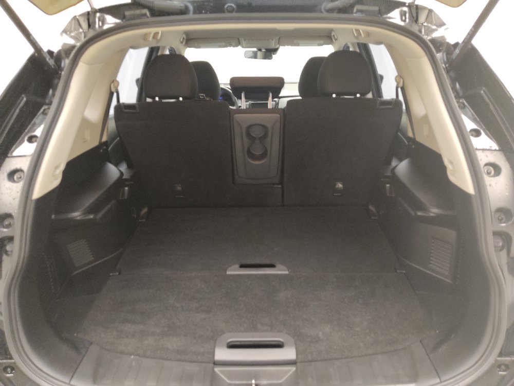 Used 2020 Nissan Rogue S FWD image 29