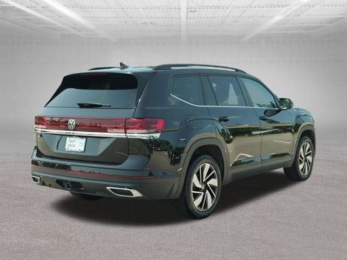 Used 2025 Volkswagen Atlas SE FWD image 8