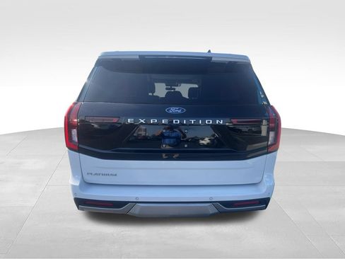 Used 2025 Ford Expedition Platinum AWD/4WD image 8