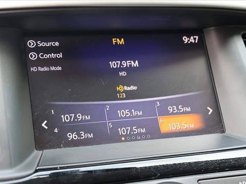 Used 2018 Nissan Pathfinder SV AWD/4WD image 14
