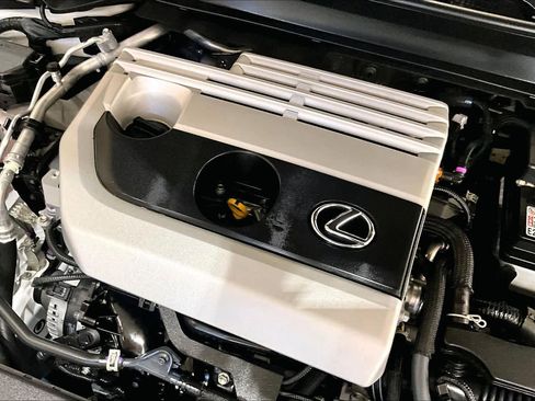 Used 2022 Lexus UX 200 w/ Accessory Package (Z1) FWD image 31