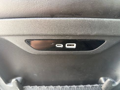 Used 2024 Chrysler Pacifica Touring-L FWD image 29