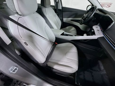 Certified 2023 Hyundai Elantra Limited image 33