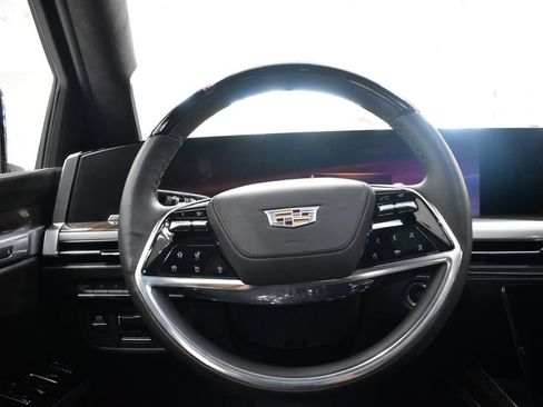 Used 2025 Cadillac Escalade ESV Sport Platinum w/ LPO, Floor Liner Package AWD/4WD image 27