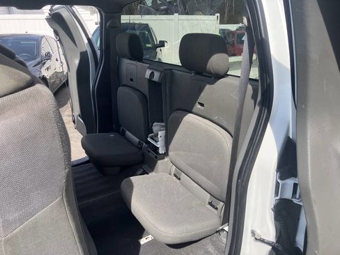 Used 2019 Nissan Frontier S RWD image 28