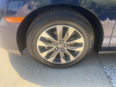 Used 2024 Honda Odyssey EX-L image 5