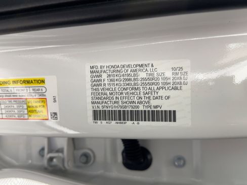 New 2025 Honda Pilot Touring image 18