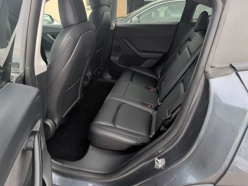 Used 2022 Tesla Model Y Long Range AWD/4WD image 21