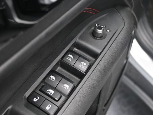 Used 2025 Jeep Compass Trailhawk AWD/4WD image 17