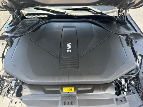 Used 2025 BMW i5 xDrive40 w/ M Sport Package AWD/4WD image 33