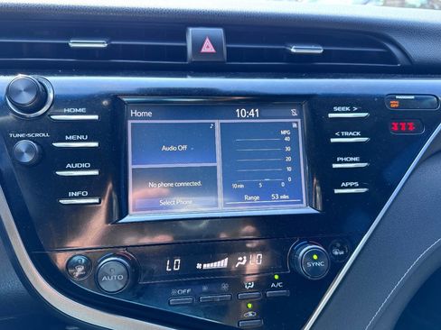 Used 2018 Toyota Camry XSE image 14