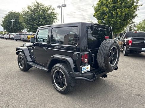 Used 2012 Jeep Wrangler Rubicon w/ Trailer Tow Group AWD/4WD image 3
