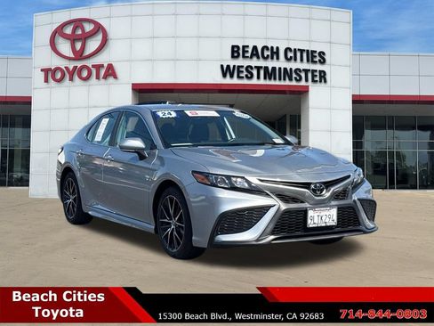 Certified 2024 Toyota Camry SE FWD image 1