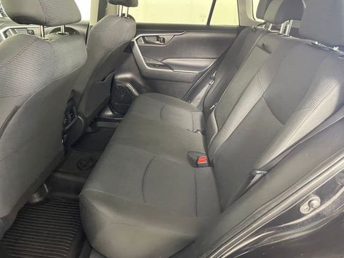 Used 2022 Toyota RAV4 LE image 16