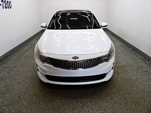 Used 2016 Kia Optima EX w/ Option Group 040 FWD image 2