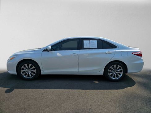 Used 2017 Toyota Camry XLE w/ Convenience Package FWD image 6