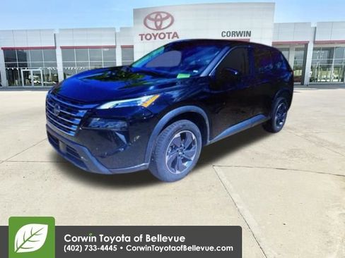 Used 2024 Nissan Rogue SV FWD image 1