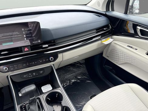 New 2026 Kia Carnival SX Prestige FWD image 12