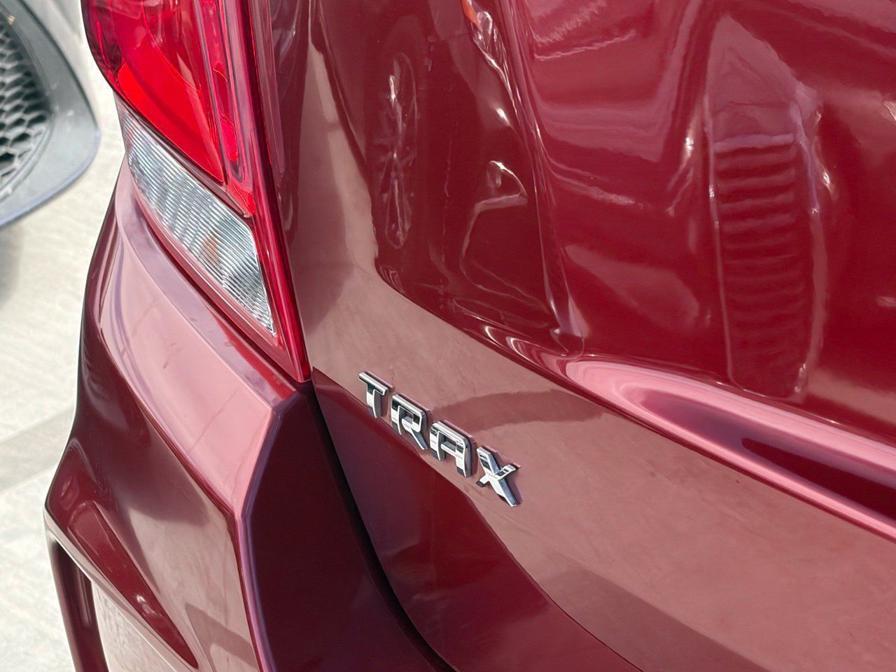Used 2021 Chevrolet Trax LT w/ LT Convenience Package FWD image 5