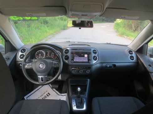Used 2015 Volkswagen Tiguan S FWD image 8