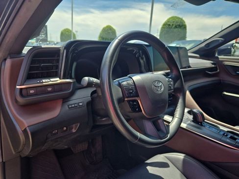 Used 2023 Toyota Crown AWD/4WD image 10