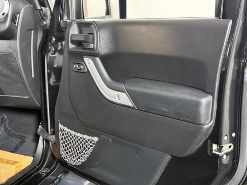 Used 2015 Jeep Wrangler Sahara w/ Connectivity Group AWD/4WD image 22