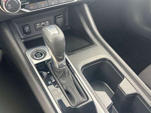 Used 2025 Nissan Sentra SV FWD image 38
