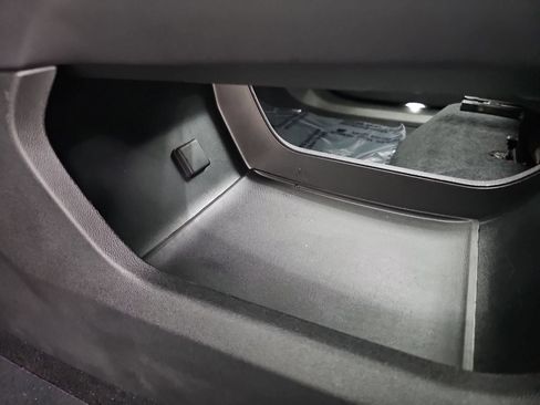 Used 2024 GMC Acadia Elevation FWD image 30
