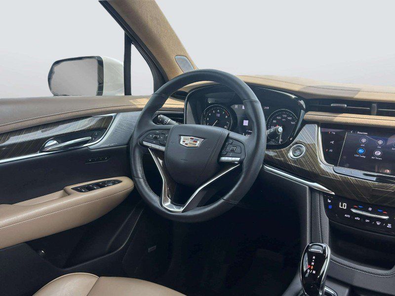 Used 2023 Cadillac XT6 Premium Luxury w/ Platinum Package AWD/4WD image 17