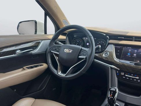 Used 2023 Cadillac XT6 Premium Luxury w/ Platinum Package AWD/4WD image 17