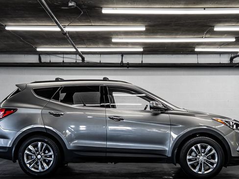 Used 2018 Hyundai Santa Fe Sport 2.0T FWD image 6