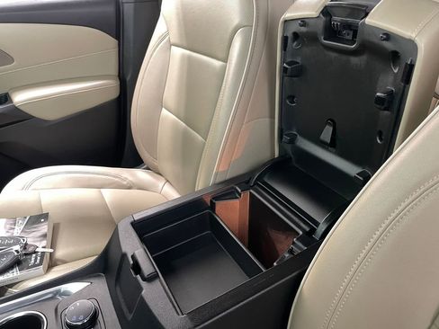 Used 2023 Chevrolet Traverse Premier w/ LPO, Floor Liner Package AWD/4WD image 37
